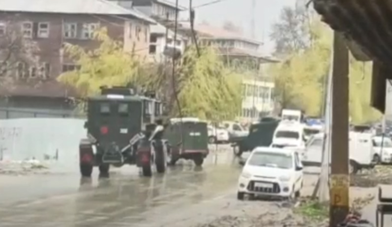 Municipal councillor, personal security guard shot dead by militants in J&K''s Sopore