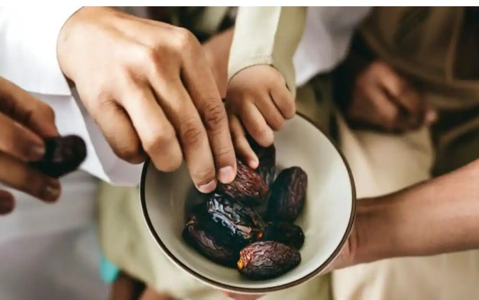 Eating Dates in winter provides amazing health benefits, know when and how much to consume in a day