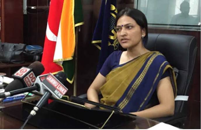 DC Jammu orders enquiry after 2 Persons die of Suffocation wearing PPE at cremation in Jammu 