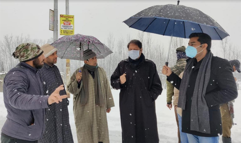 Massive response mechanism with round-the-clock efforts pressed into service amidst heavy snowfall in Srinagar