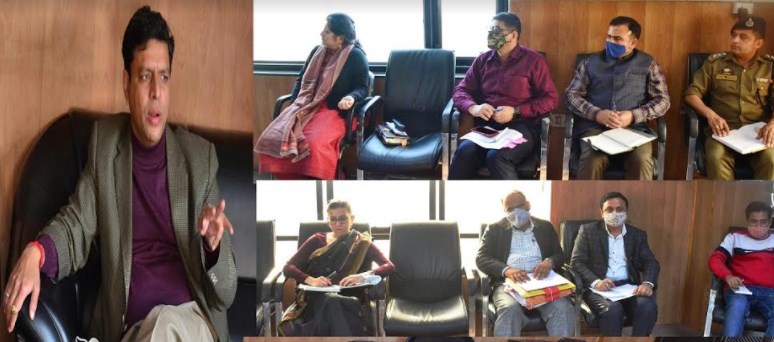 Div Com Jammu discusses measures for decongestion of area around General Bus Stand Parking