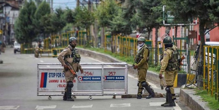 J&K: Terrorists hurl grenade at security forces in Pulwama, 2 civilians injured