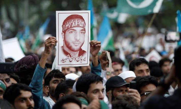 Mobile internet snapped in South Kashmir on the eve of Burhan Wani's death anniversary