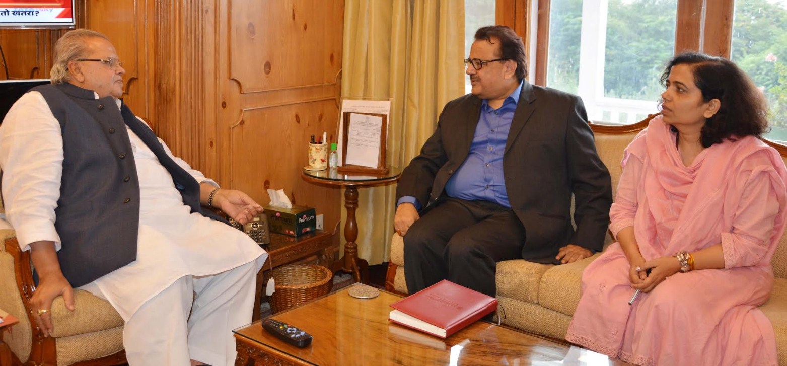 Secretary, Ministry of Minority Affairs meets Governor