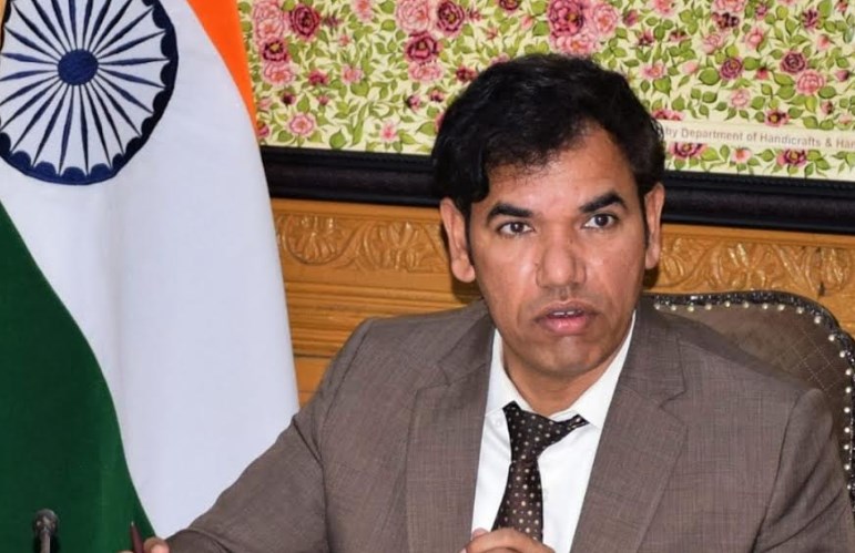 Div Com takes holistic review of Winter preparedness in Kashmir