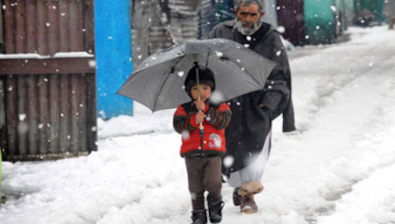 Cold wave continues in Kashmir; fresh spell of snow from Friday