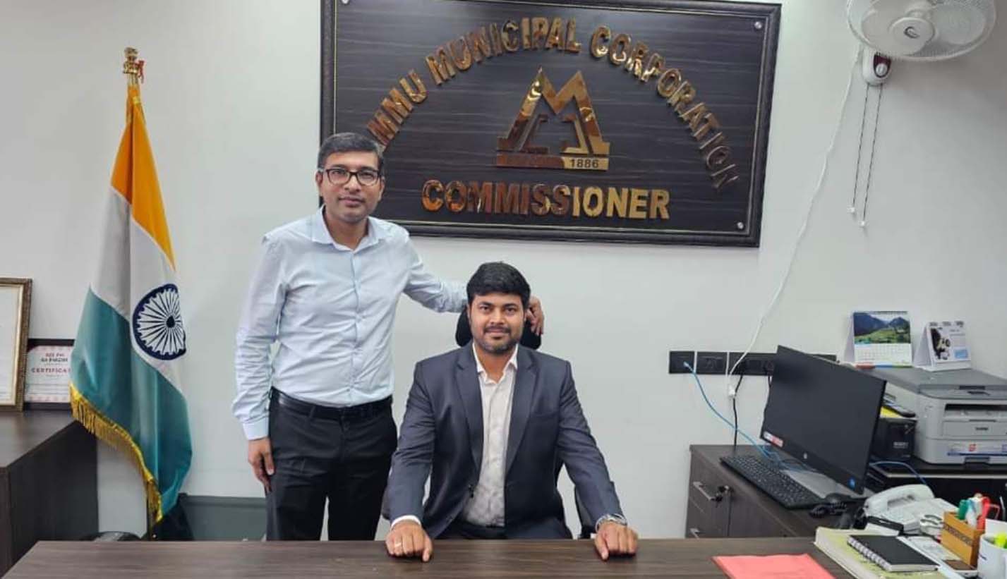 Devansh Yadav takes charge as JMC Commissioner
