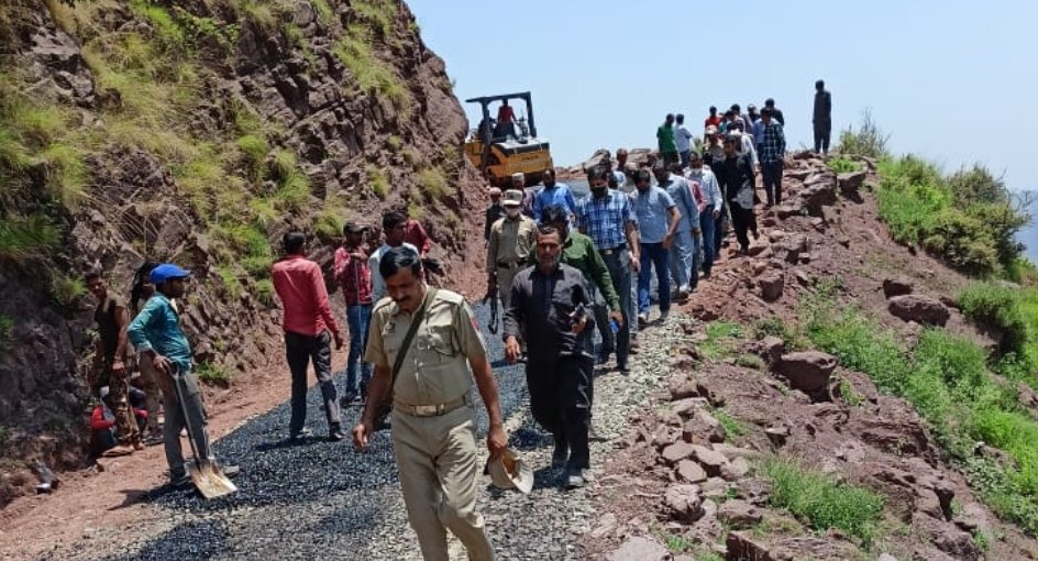 Chairman DDC Rajouri kick started macadamization  work on Rehtal to Karhad Road