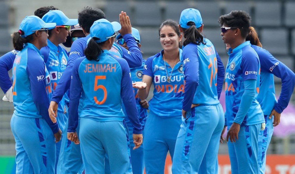 India beat Thailand by 74 runs to enter Women's Asia Cup final