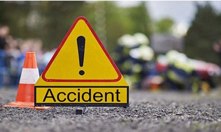 Driver dies after oil tanker falls in deep gorge in Ramban