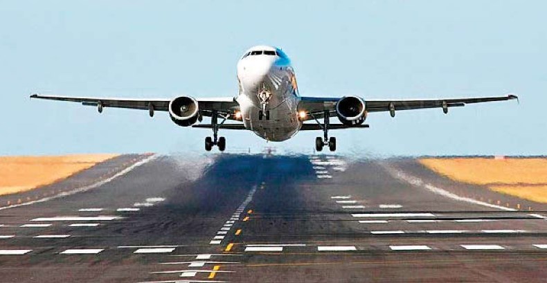 DGCA suspends Captain Manish Uppal, Mukesh Neema over safety violations by Air Asia