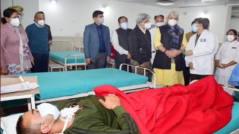 Nagrota encounter: LG Manoj Sinha visited GMC & met injured JKP jawans