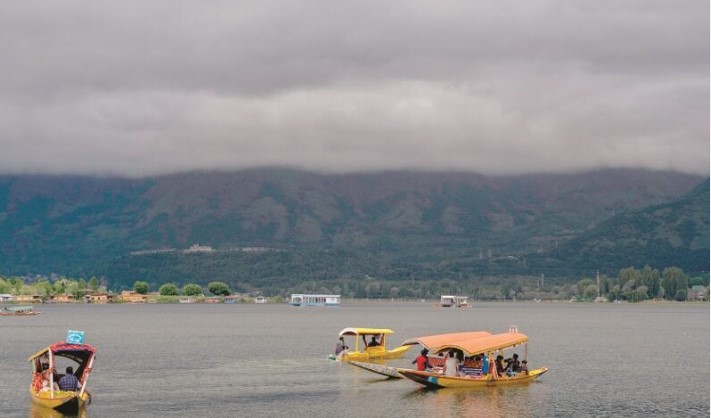 Slight rise in minimum temperatures in Kashmir Dry weather expected from Dec 29-31 says MeT