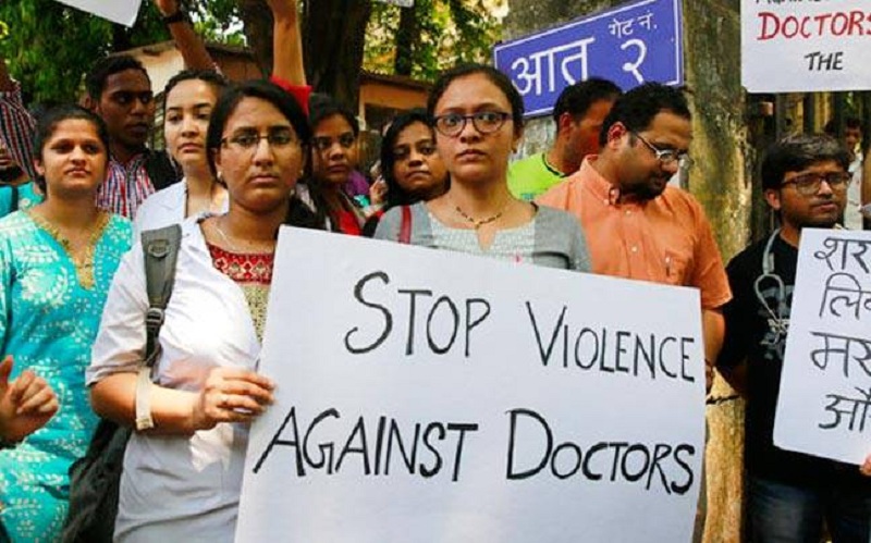 Nation wide Doctors' Strike on Monday, Residents stay away from work at various medical colleges