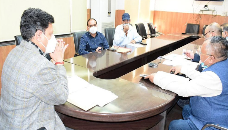 Div Com reviews land acquisition process for Khaleni-Kishtwar-Chatroo; Jammu Akhnoor Roads