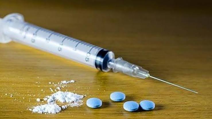 Two drug peddlers arrested in Srinagar with Heroin and Cash