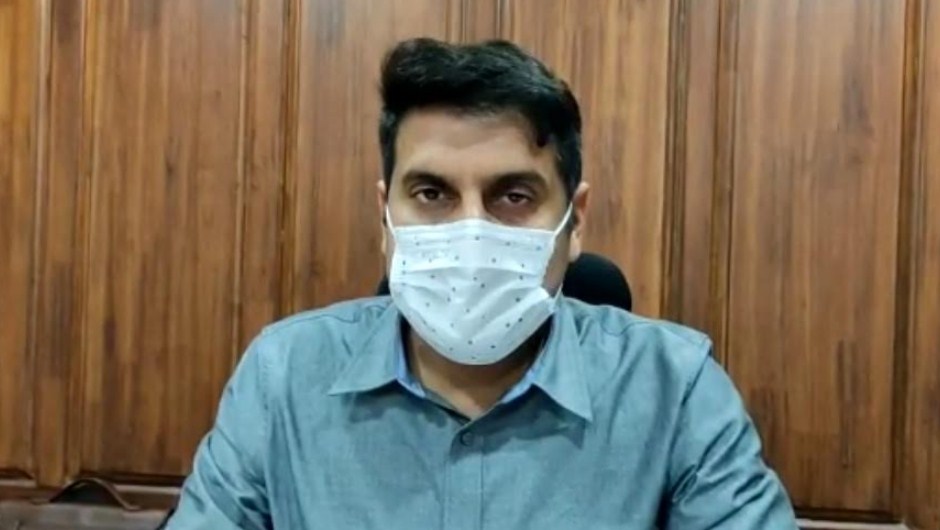 Strict adherence  to  SOPs, vaccination imperative to minimize Covid infection: DC Srinagar
