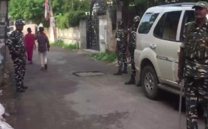 Ahead of Bihar floor test today, CBI raids RJD leaders