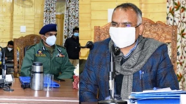 Div Com P K Pole reviews election, winter preparedness in Bandipora