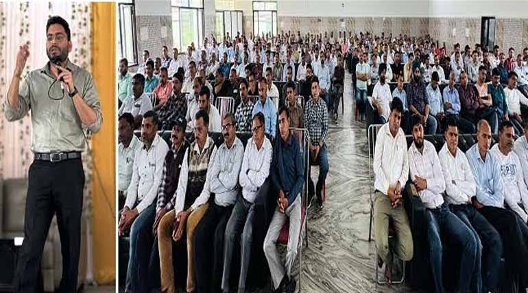 DEO reviews poll preparedness in Akhnoor, Khour areas of Jammu district; interacts with BLOs