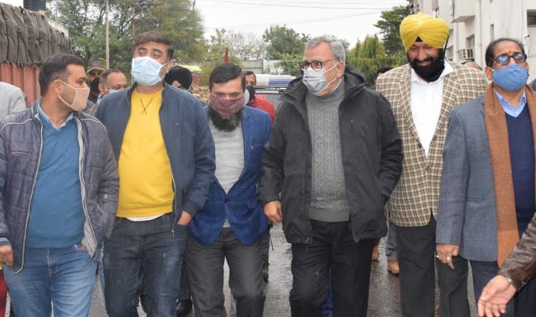 Advisor Farooq Khan reviews functioning of Horticulture Department, infrastructural needs of Fruit & Vegetable Mandi Complex Narwal