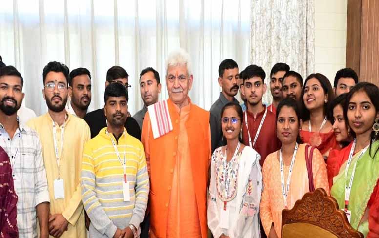 Lt Governor interacts with Yuva Sangam’s youth delegation from Maharashtra under Ek Bharat Shreshtha Bharat initiative