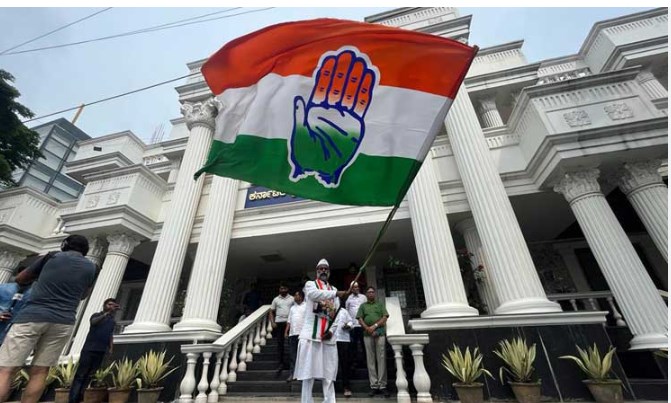 Congress crosses halfway mark in Karnataka in early trends, ahead on 115 seats; BJP leading in 73 seats