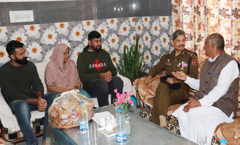 Fallen hero was one of the important members of my team: DGP J&K