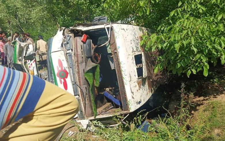 Two dead, 18 injured in Baramulla bus accident