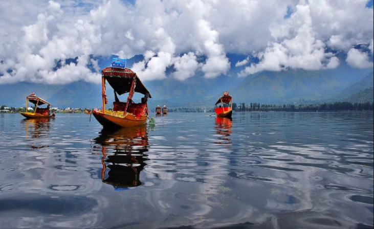 Lieutenant Governor calls for effective conservative measures to restore ecosystem of Dal Lake