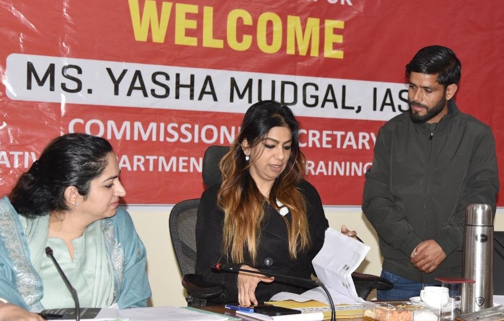 Yasha Mudgal chairs meeting to review SSR of Electoral Rolls in Udhampur