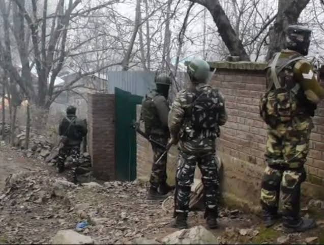 Encounter rages in Pulwama village, two Militants trapped