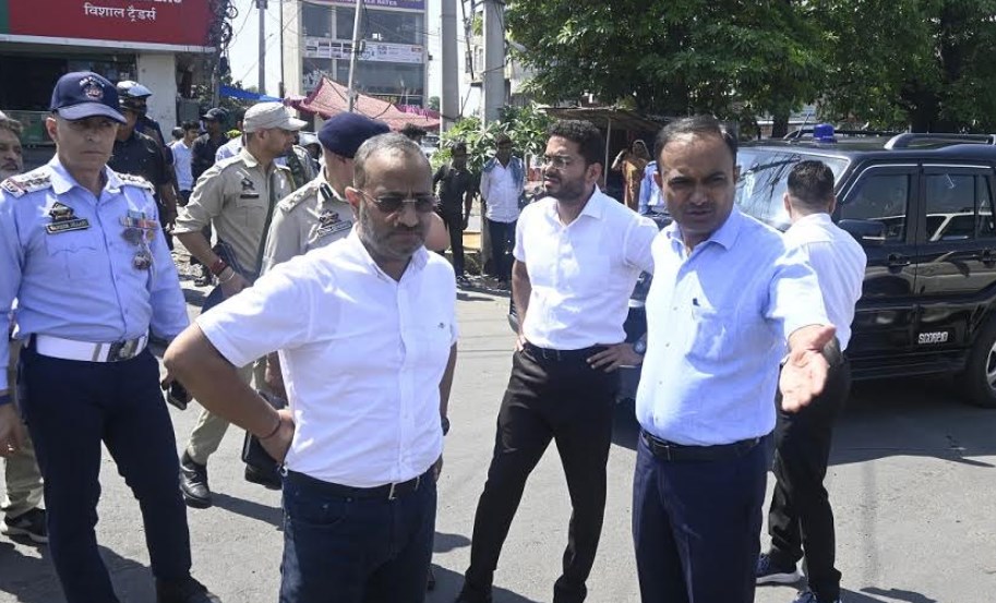 Div Com Jammu conducts on spot inspection of upgradation project works in Transport Nagar
