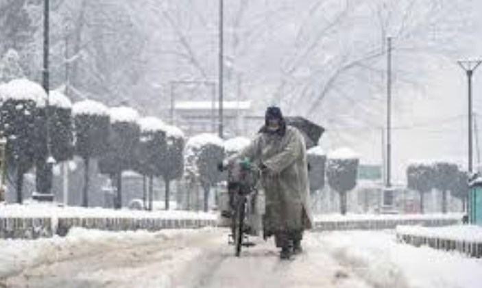 Jammu and Kashmir to get more snow due to Western Disturbance, says IMD