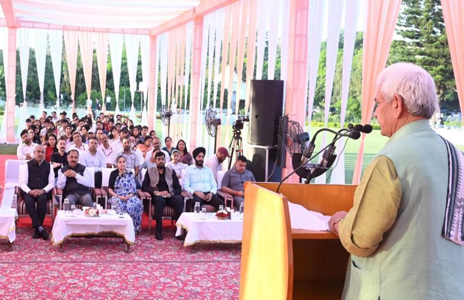 Lok Bhavan J&K celebrates Foundation Day of Himachal Pradesh