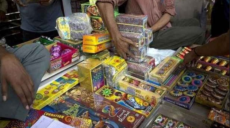 Delhi govt extends complete ban on firecrackers till Jan 1, 2023
