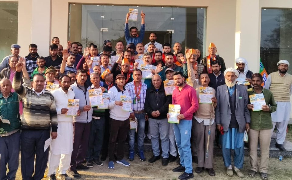 Jugal led Gaon Chalo Abhiyaan at village Kahpota in Nagrota Constituency