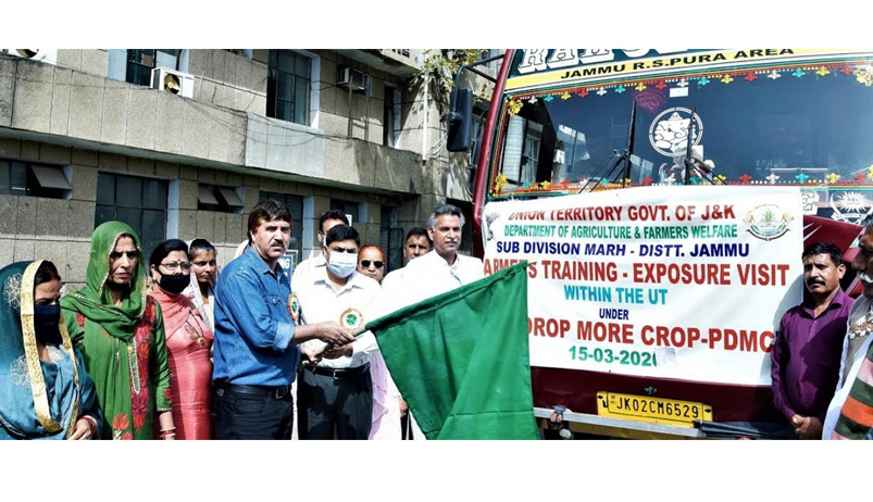 Group of 40 farmers flagged off for exposure tour within UT