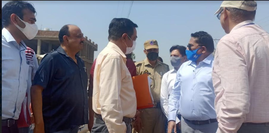 Pr Secy I&FC inspects ongoing desilting of Ranbir Canal