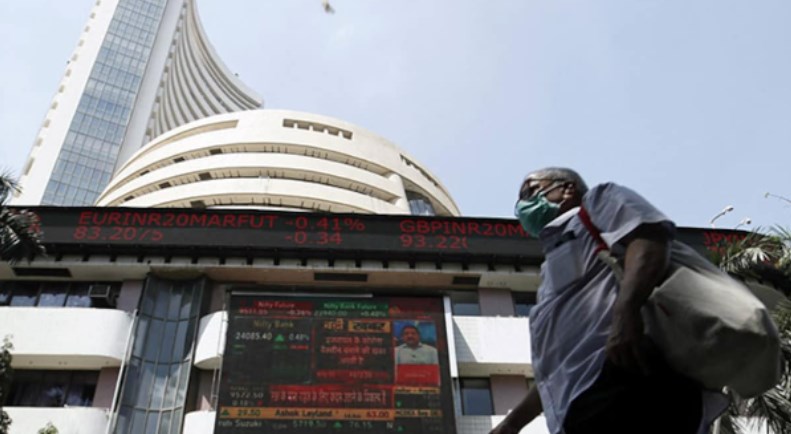 Sensex falls over 700 points, Nifty below 16,900 ahead of RBI Governor's statement