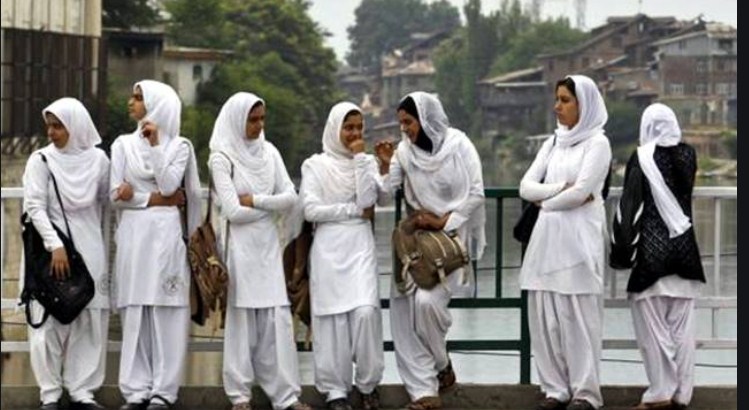 Government announces winter vacation for colleges in Kashmir and Jammu