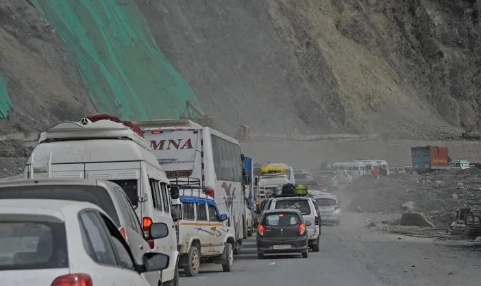 Traffic Dry Day on Nashri- Banihal stretch on June 23
