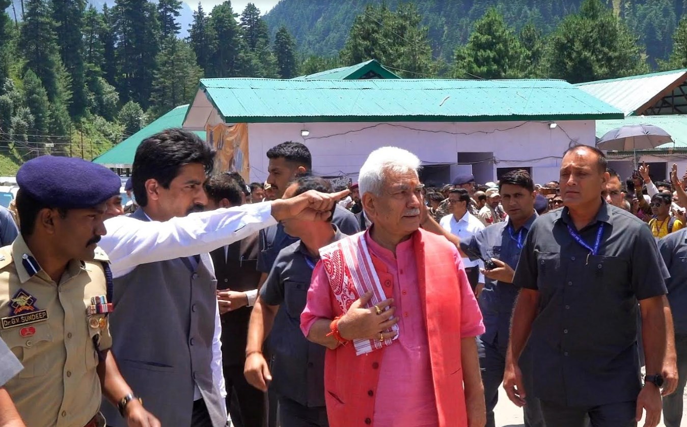Shri Amarnath Ji Yatra-2024: Lt Governor visits Nunwan, Chandanwari base camps