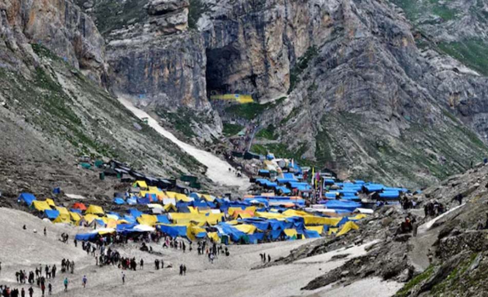 Over 4400 devotees leave Jammu for Amarnath Yatra