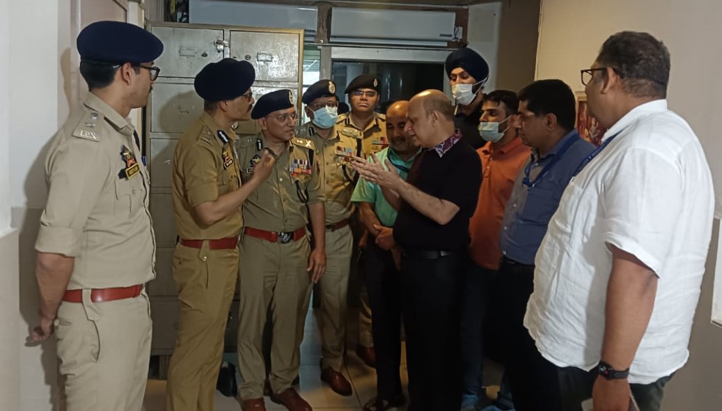 DGP J&K offers solidarity and support to injured Police jawan at Government Medical College Jammu