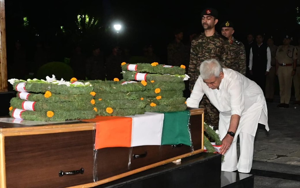 J&K: LG Manoj Sinha pays Homage to Soldiers Martyred in Anantnag Encounter