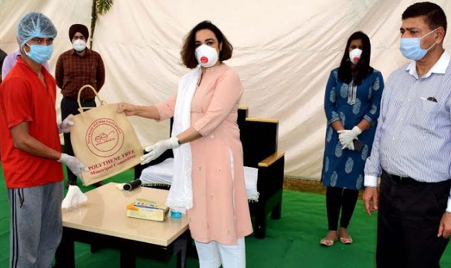 COVID-19: First Lady Smita Murmu visits Quarantine Facility in Samba