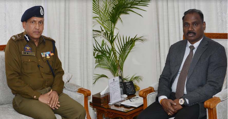 DGP Fire & Emergency Services briefs the Lt Governor about the incident