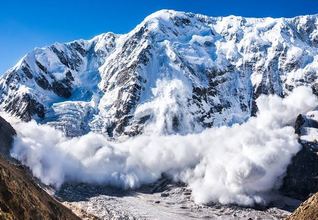 JKDMA issues avalanche warning for 10 districts of J&K