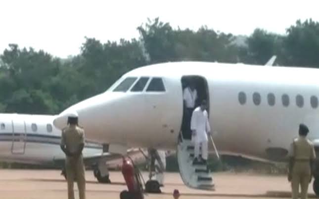 Rahul Gandhi posts video of Engine Trouble in Flight, apologises for delay in election programmes 